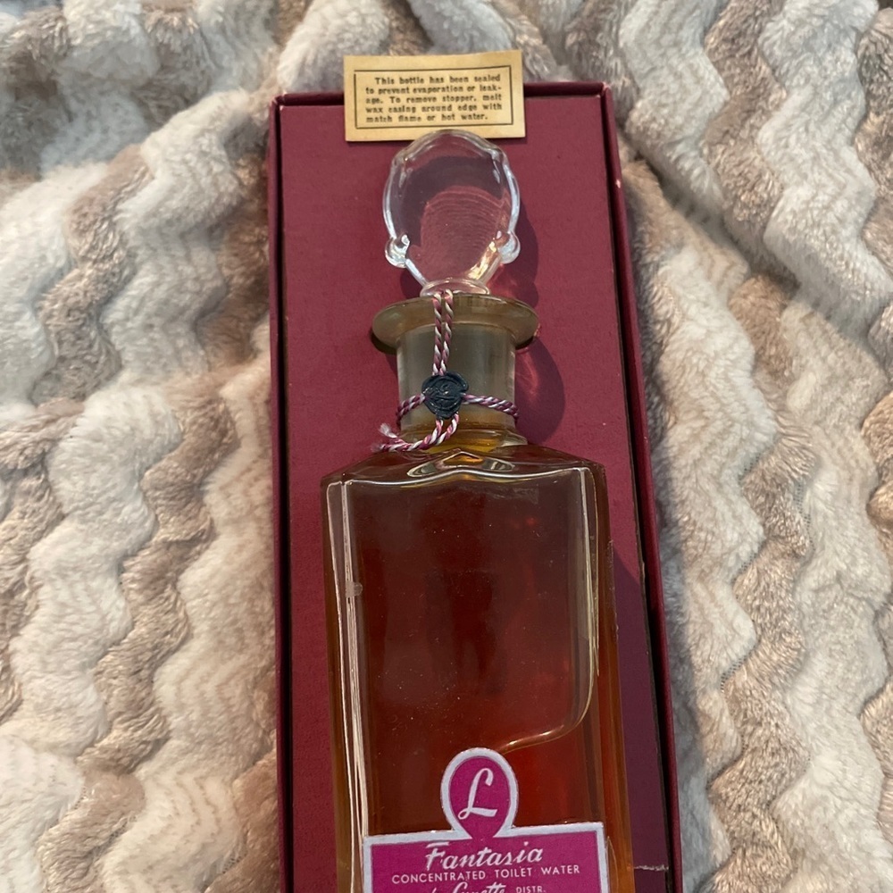 Fantasia by Lynette Concentrated Toilet Water 4.0 fl. oz sealed vintage. - Picture 2 of 4
